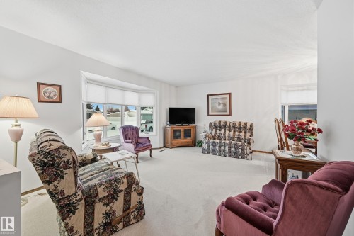 15103 73 Street, Edmonton, AB - Indoor Photo Showing Living Room
