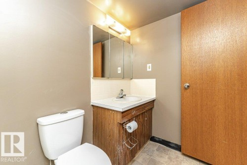 13315-13317 82 Street, Edmonton, AB - Indoor Photo Showing Bathroom