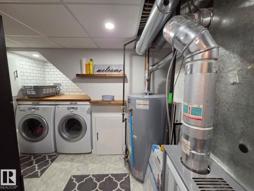 12410 120 Avenue, Edmonton, AB - Indoor Photo Showing Laundry Room