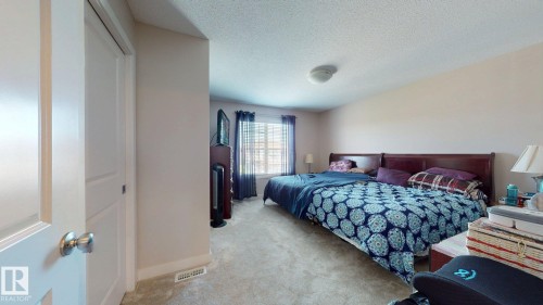 2917 16 A Avenue, Edmonton, AB - Indoor Photo Showing Bedroom