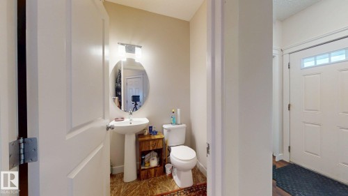 2917 16 A Avenue, Edmonton, AB - Indoor Photo Showing Bathroom