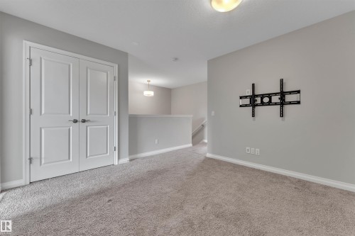 176 Charlesworth Drive, Edmonton, AB - Indoor Photo Showing Other Room