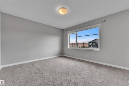 176 Charlesworth Drive, Edmonton, AB - Indoor Photo Showing Other Room