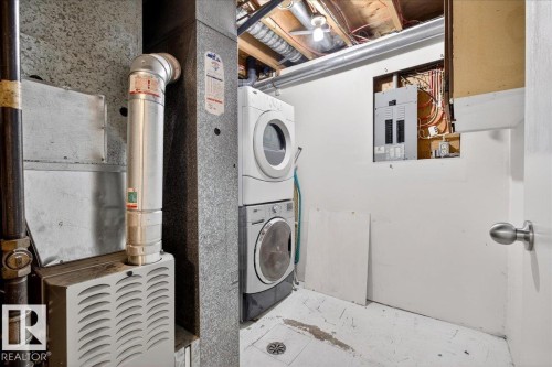 15621 83A Street, Edmonton, AB - Indoor Photo Showing Laundry Room