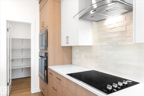22372 89 Avenue, Edmonton, AB - Indoor Photo Showing Kitchen