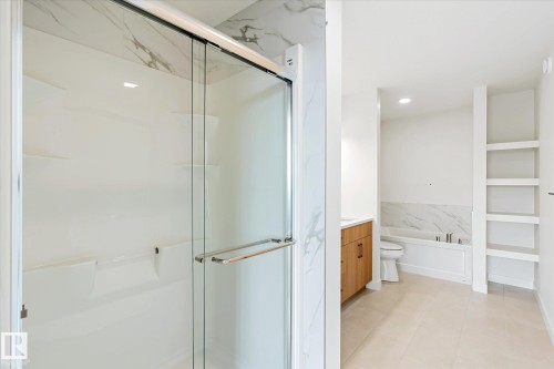 22372 89 Avenue, Edmonton, AB - Indoor Photo Showing Bathroom