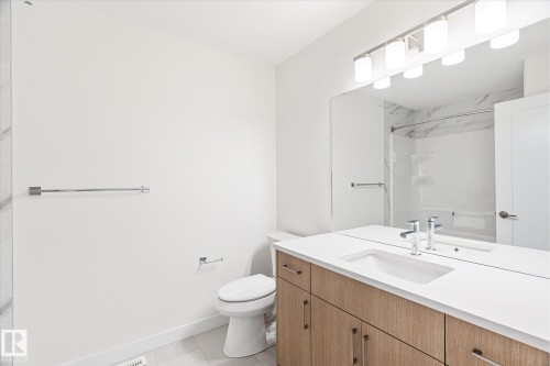 22372 89 Avenue, Edmonton, AB - Indoor Photo Showing Bathroom