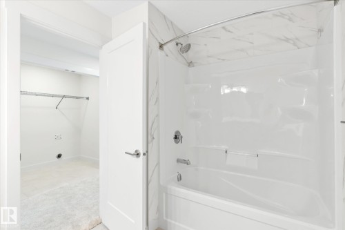 22372 89 Avenue, Edmonton, AB - Indoor Photo Showing Bathroom