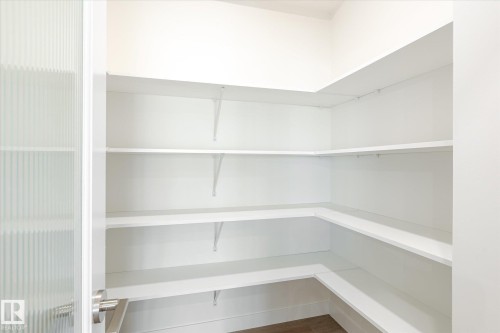 22372 89 Avenue, Edmonton, AB - Indoor With Storage