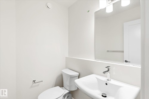 22372 89 Avenue, Edmonton, AB - Indoor Photo Showing Bathroom