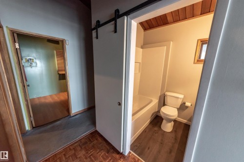 6818 50 Avenue, Rural Lac Ste. Anne County, AB - Indoor Photo Showing Bathroom