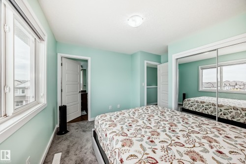 3330 15A Avenue, Edmonton, AB - Indoor Photo Showing Bedroom