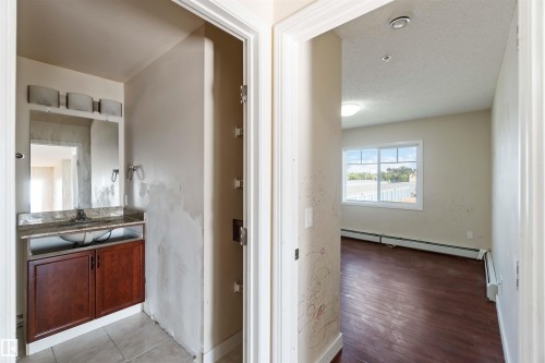 214 12660 142 Avenue, Edmonton, AB - Indoor Photo Showing Other Room