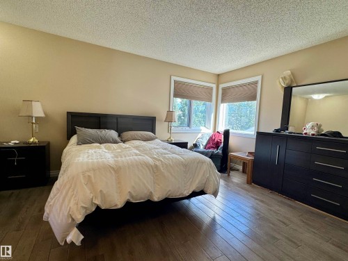 240 Waygood Road, Edmonton, AB - Indoor Photo Showing Bedroom