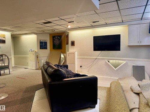 240 Waygood Road, Edmonton, AB - Indoor