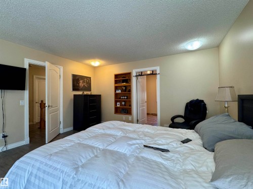 240 Waygood Road, Edmonton, AB - Indoor Photo Showing Bedroom