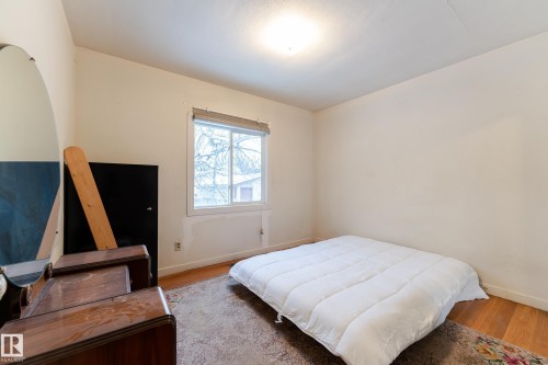 11250 72 Avenue, Edmonton, AB - Indoor Photo Showing Bedroom