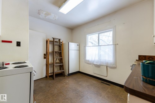 11250 72 Avenue, Edmonton, AB - Indoor Photo Showing Other Room
