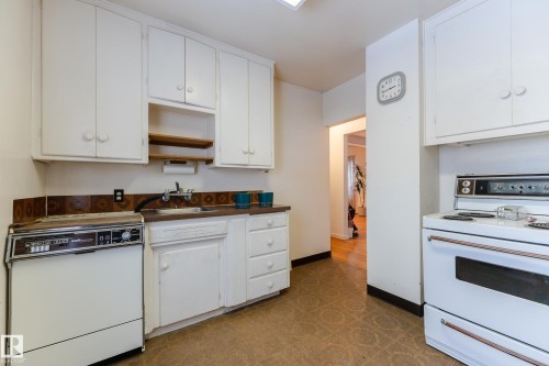 11250 72 Avenue, Edmonton, AB - Indoor Photo Showing Kitchen