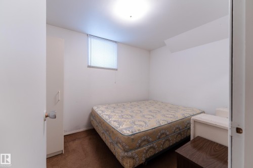 11250 72 Avenue, Edmonton, AB - Indoor Photo Showing Bedroom
