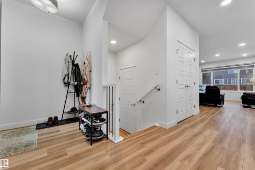 1632 Plum Circle, Edmonton, AB - Indoor
