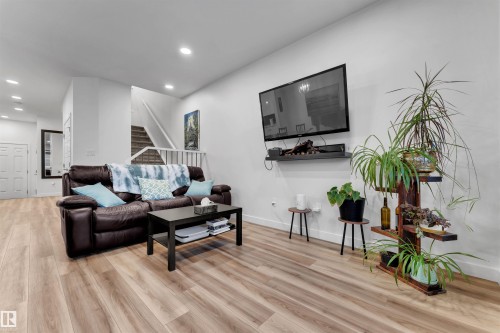 1632 Plum Circle, Edmonton, AB - Indoor