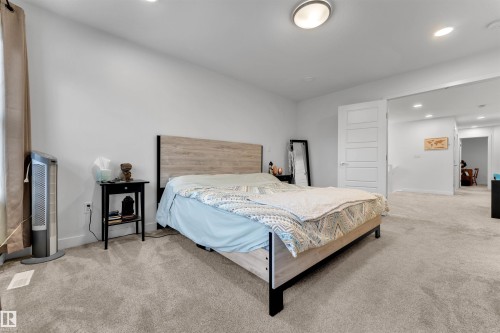1632 Plum Circle, Edmonton, AB - Indoor Photo Showing Bedroom