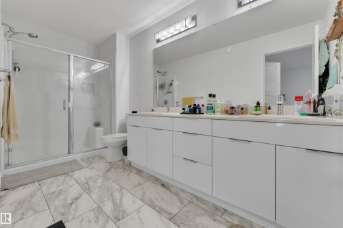 1632 Plum Circle, Edmonton, AB - Indoor Photo Showing Bathroom