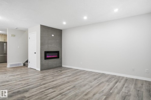 4035 38 Street, Edmonton, AB - Indoor