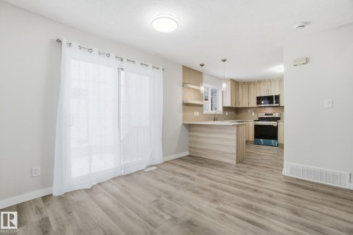 4035 38 Street, Edmonton, AB - Indoor Photo Showing Kitchen