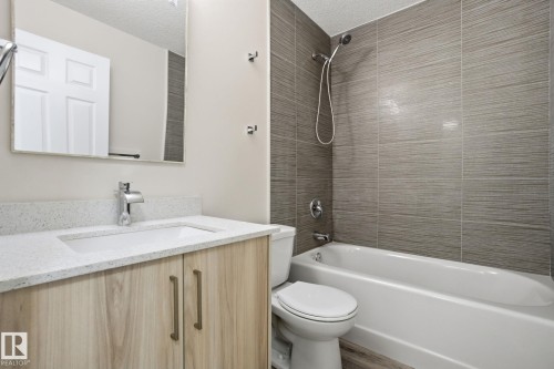 4035 38 Street, Edmonton, AB - Indoor Photo Showing Bathroom