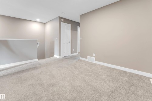 324 36 Avenue Nw, Edmonton, AB - Indoor Photo Showing Other Room