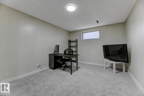 6823 98 Avenue, Edmonton, AB - Indoor