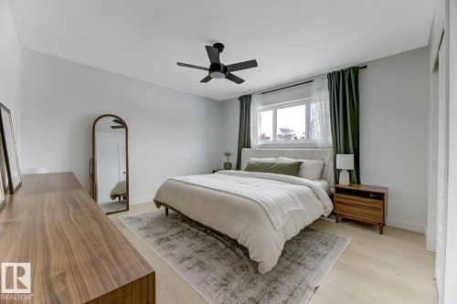 6823 98 Avenue, Edmonton, AB - Indoor Photo Showing Bedroom