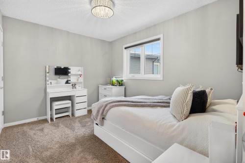 21711 85 Avenue, Edmonton, AB - Indoor Photo Showing Bedroom