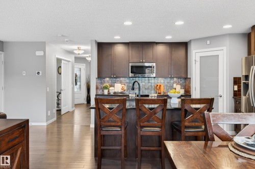 21711 85 Avenue, Edmonton, AB - Indoor Photo Showing Kitchen With Upgraded Kitchen