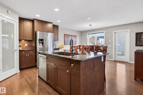21711 85 Avenue, Edmonton, AB - Indoor Photo Showing Kitchen