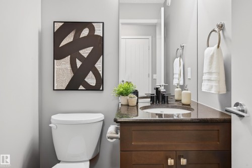 21711 85 Avenue, Edmonton, AB - Indoor Photo Showing Bathroom