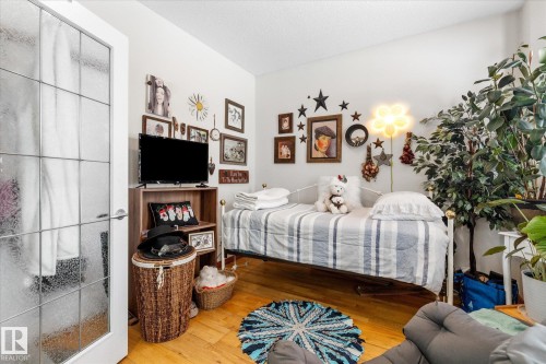 4933 48 Avenue, Onoway, AB - Indoor Photo Showing Bedroom