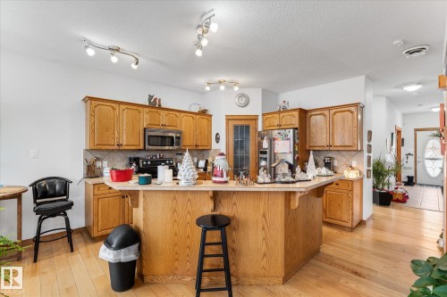 4933 48 Avenue, Onoway, AB - Indoor Photo Showing Kitchen