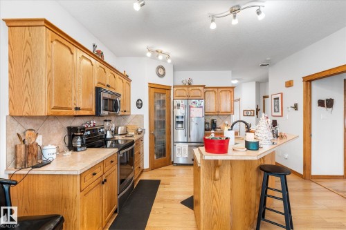 4933 48 Avenue, Onoway, AB - Indoor Photo Showing Kitchen