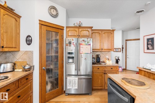 4933 48 Avenue, Onoway, AB - Indoor Photo Showing Kitchen
