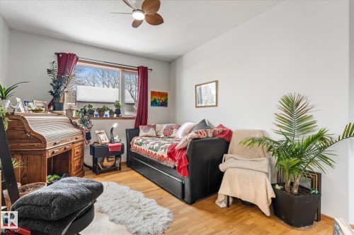4933 48 Avenue, Onoway, AB - Indoor Photo Showing Bedroom