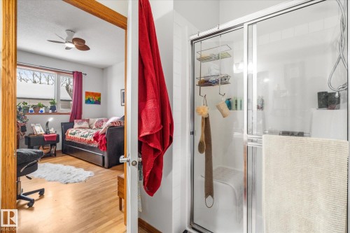 4933 48 Avenue, Onoway, AB - Indoor Photo Showing Bathroom