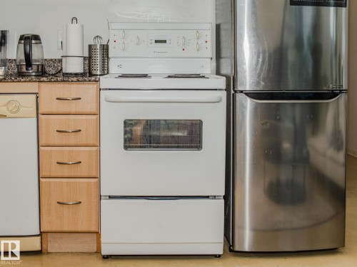 1603 10024 Jasper Avenue, Edmonton, AB - Indoor Photo Showing Kitchen