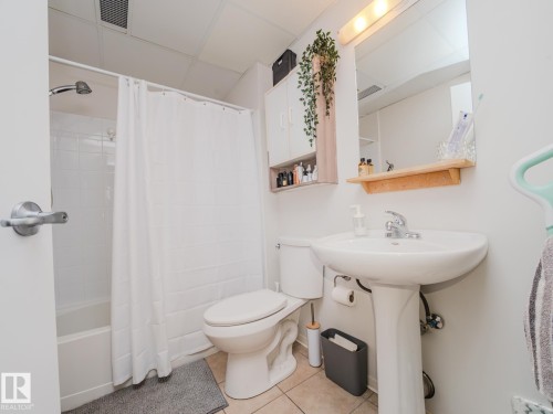 1603 10024 Jasper Avenue, Edmonton, AB - Indoor Photo Showing Bathroom