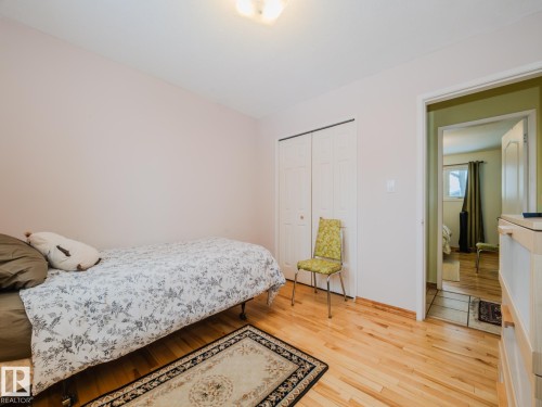 15212 60 Street, Edmonton, AB - Indoor Photo Showing Bedroom