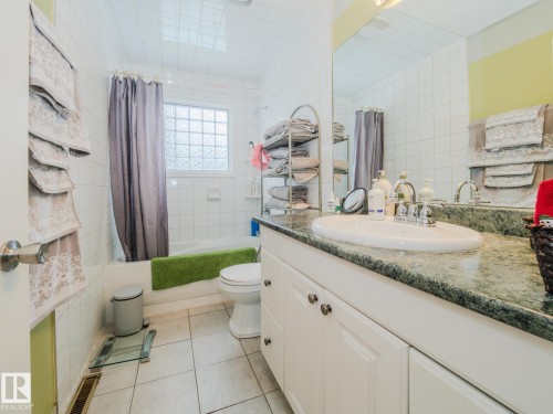 15212 60 Street, Edmonton, AB - Indoor Photo Showing Bathroom