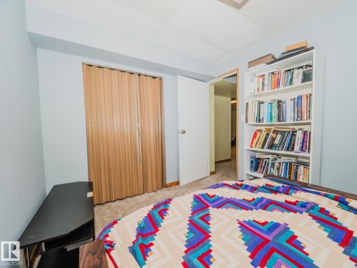 15212 60 Street, Edmonton, AB - Indoor Photo Showing Bedroom