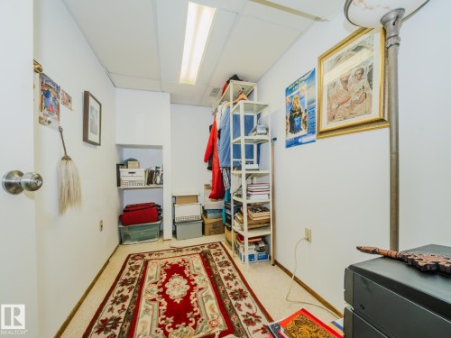 15212 60 Street, Edmonton, AB - Indoor Photo Showing Other Room